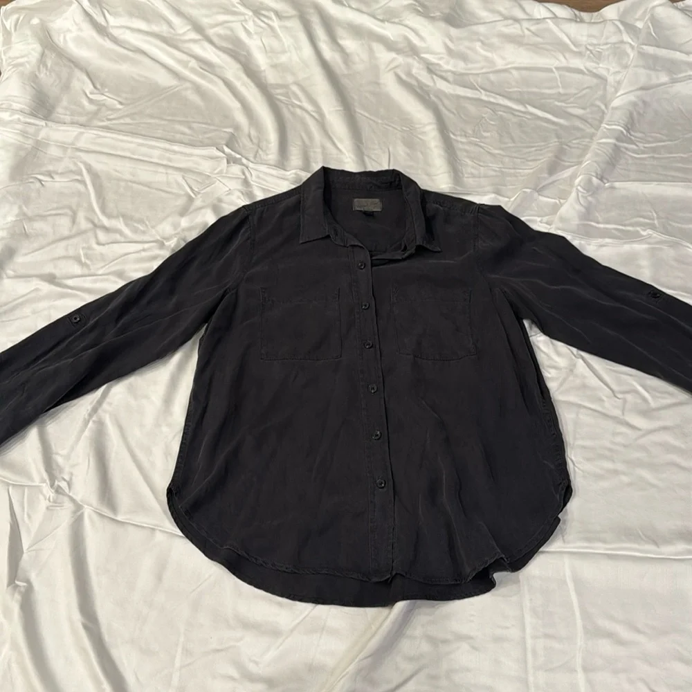 Universal Thread button up - Picture 1 of 4